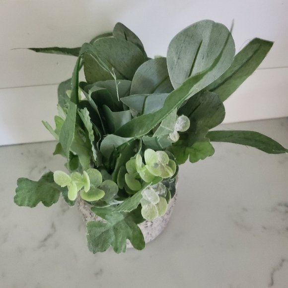 Farmhouse Collection Faux Potted Plant Ceramic Heavy Sturdy Green foilage - Picture 3 of 6